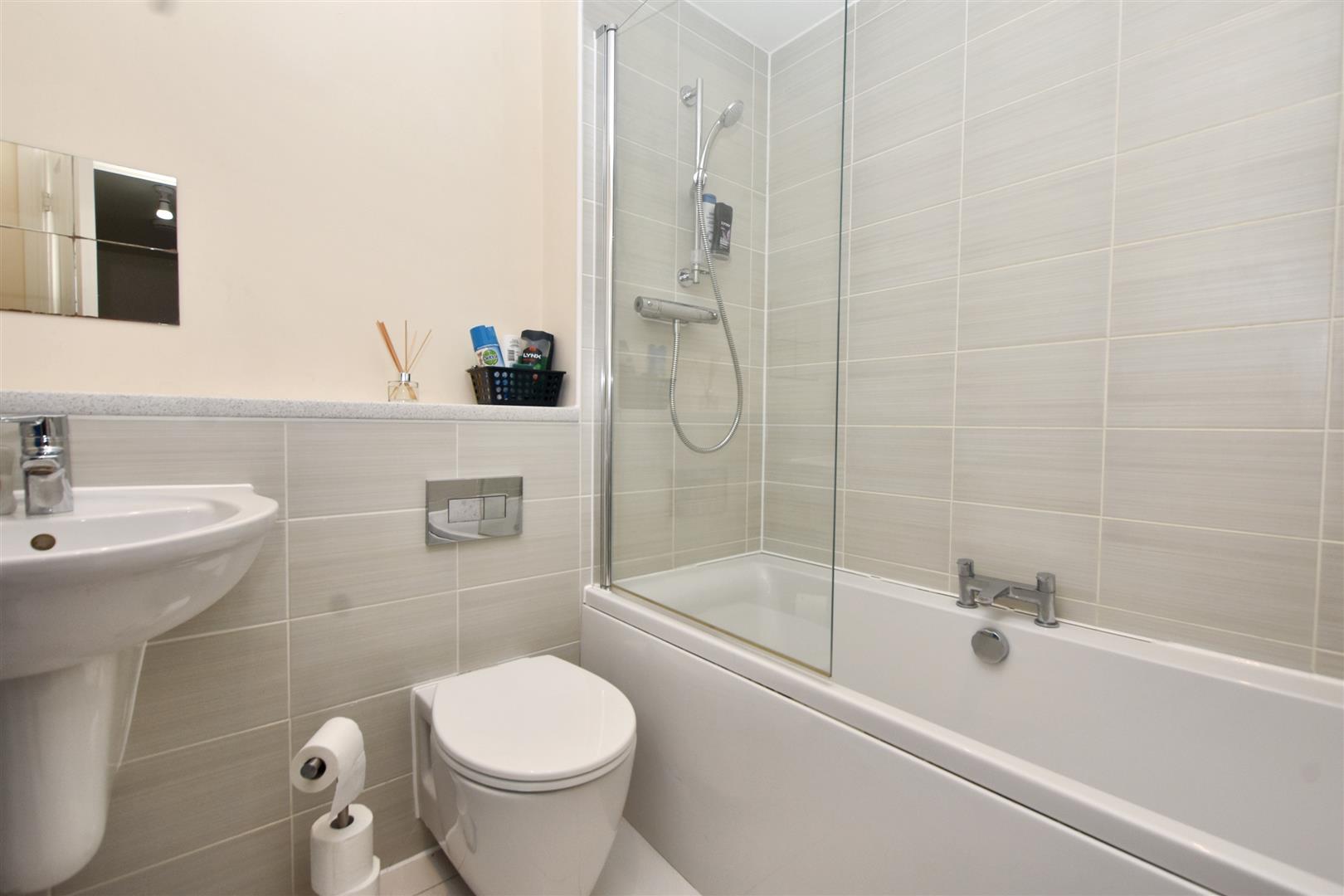 Property Details for Weavers Close, Eastbourne Town Property Estate